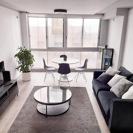 Apartament Careaga 4 *